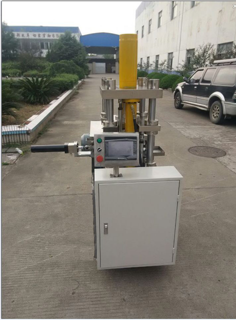 10��Һ����Ƭ�C,��ĩ���͙C